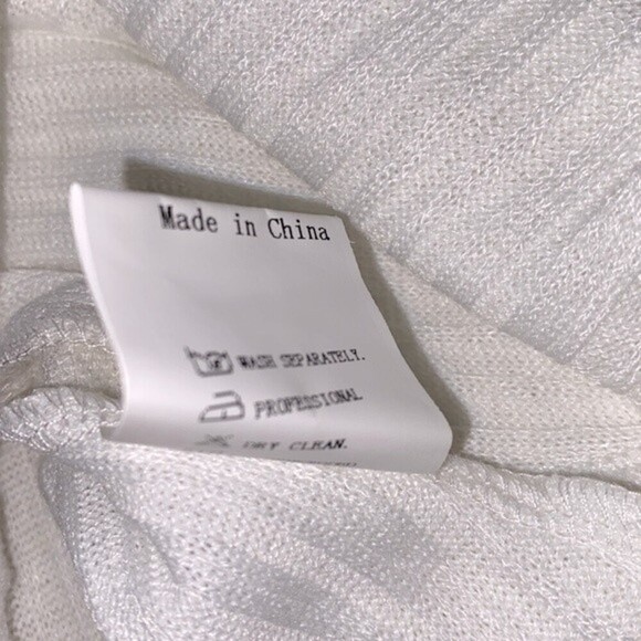 Noracora white top size large - Picture 6 of 7